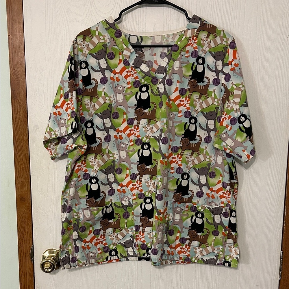 Tafford Women’s Scrub Top Playful Kittens & Yarn PTP 25”